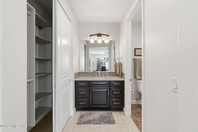 2443 E Copper Valley Way, Green Valley, AZ 85614