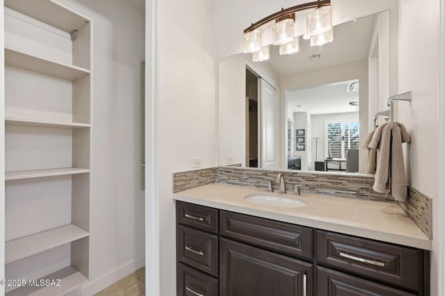 2443 E Copper Valley Way, Green Valley, AZ 85614