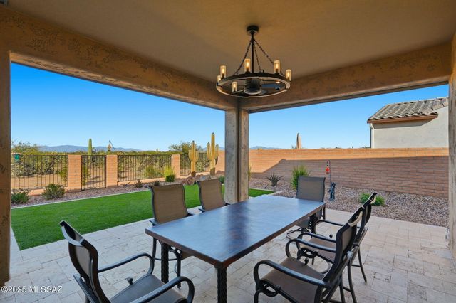 2443 E Copper Valley Way, Green Valley, AZ 85614