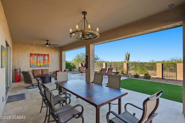 2443 E Copper Valley Way, Green Valley, AZ 85614