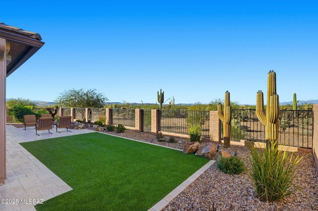 2443 E Copper Valley Way, Green Valley, AZ 85614