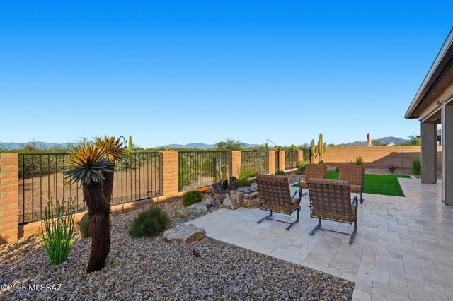 2443 E Copper Valley Way, Green Valley, AZ 85614