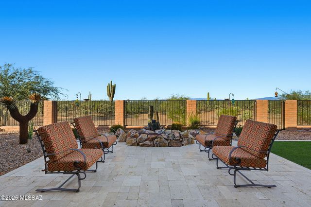 2443 E Copper Valley Way, Green Valley, AZ 85614