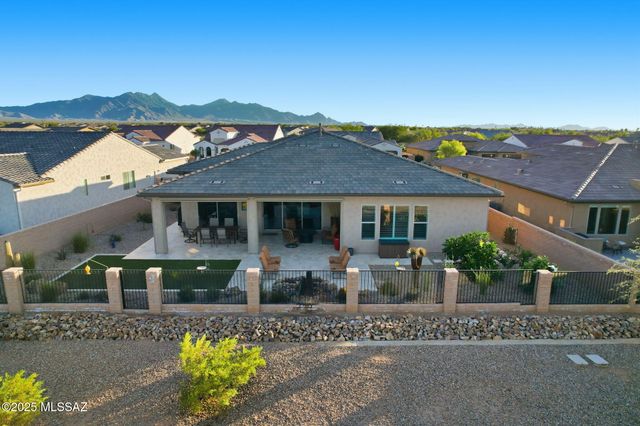 2443 E Copper Valley Way, Green Valley, AZ 85614