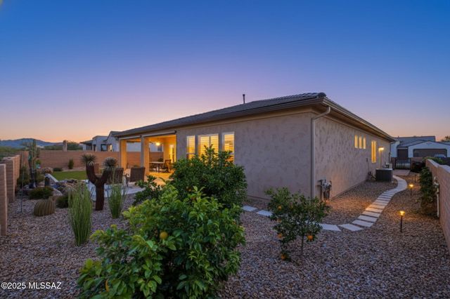 2443 E Copper Valley Way, Green Valley, AZ 85614