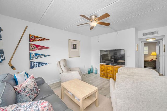 2 N FERNWOOD AVENUE 25, Clearwater, FL 33765