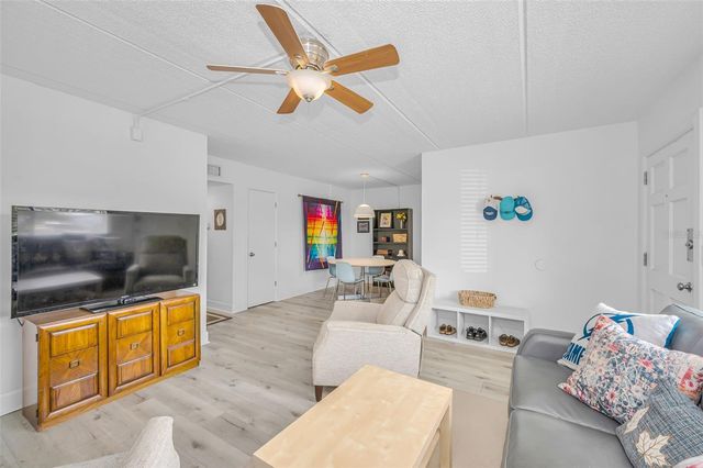 2 N FERNWOOD AVENUE 25, Clearwater, FL 33765