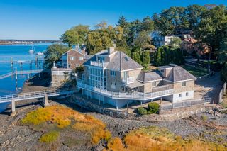 89 Naugus Ave, Marblehead, MA 01945