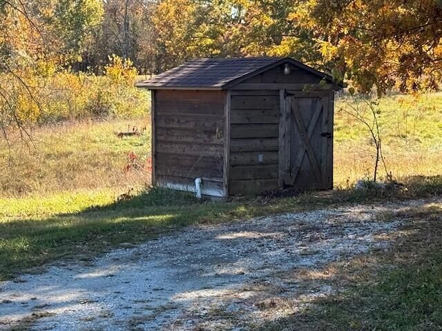 1228 PRIVATE ROAD 2366, Moberly, MO 65270