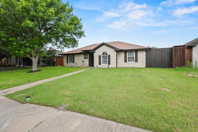 1313 Crosscreek Lane, Seagoville, TX 75159