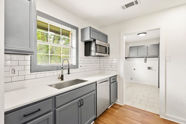 1313 Crosscreek Lane, Seagoville, TX 75159