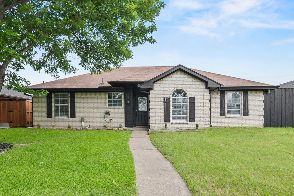 1313 Crosscreek Lane, Seagoville, TX 75159
