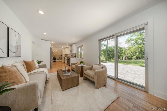 2129 Long Lake Shore Drive, West Bloomfield, MI 48323