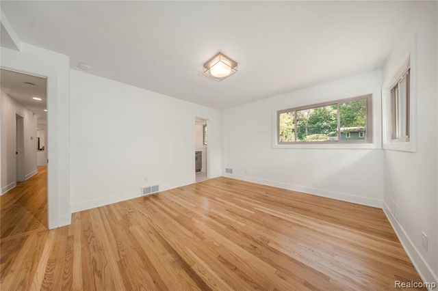 2129 Long Lake Shore Drive, West Bloomfield, MI 48323