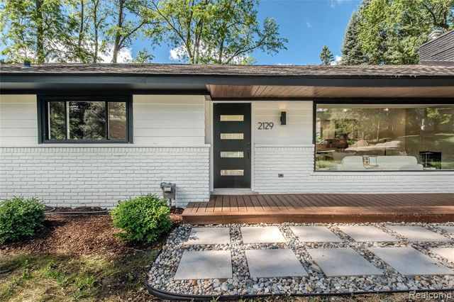 2129 Long Lake Shore Drive, West Bloomfield, MI 48323