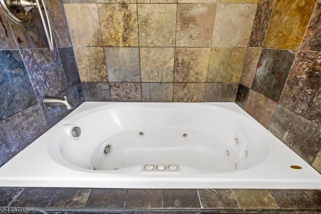 814 Willis Pl, Roselle Park Boro, NJ 07204
