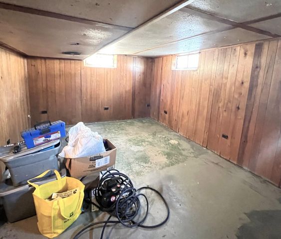 1112 Tulip Drive, Sturgis, MI 49091