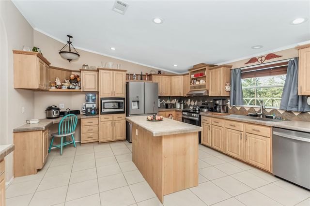 2200 Lake Ridge, Caldwell, TX 77836