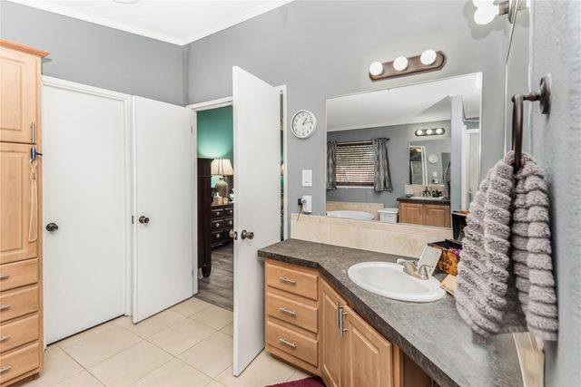 2200 Lake Ridge, Caldwell, TX 77836