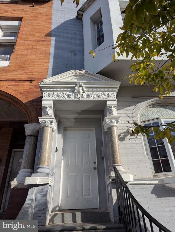 1921 W DIAMOND ST, Philadelphia, PA 19121