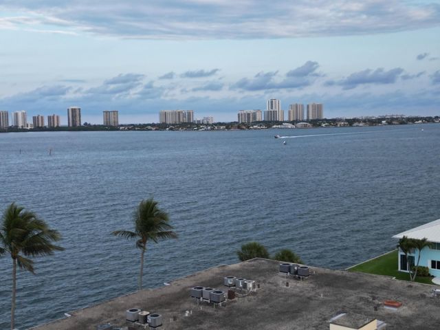 100 Doolen Court 313, North Palm Beach, FL 33408