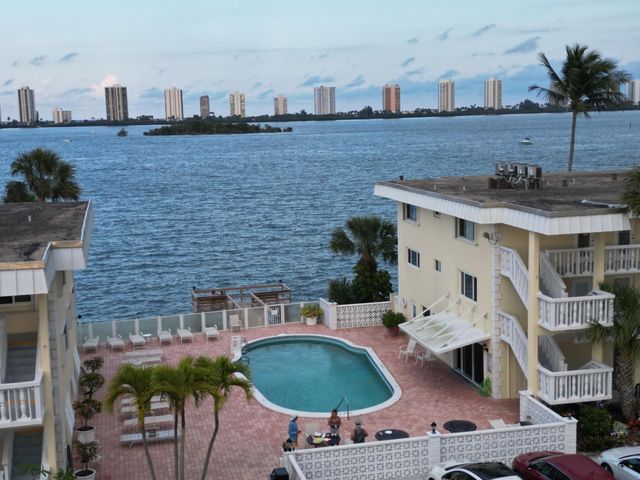 100 Doolen Court 313, North Palm Beach, FL 33408