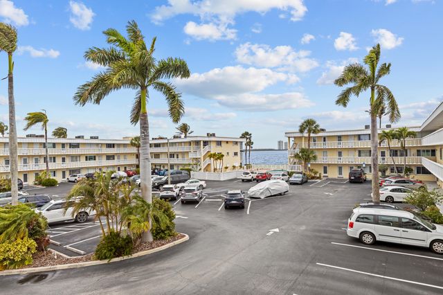 100 Doolen Court 313, North Palm Beach, FL 33408