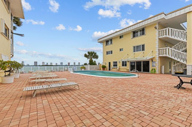 100 Doolen Court 313, North Palm Beach, FL 33408