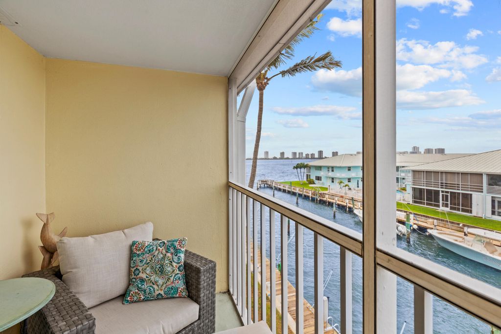 100 Doolen Court 313, North Palm Beach, FL 33408