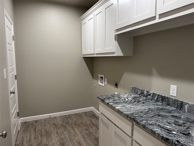 612 Sovereign Drive, Granbury, TX 76049