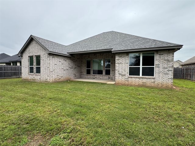 612 Sovereign Drive, Granbury, TX 76049