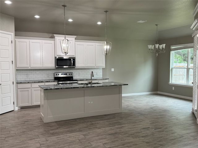 612 Sovereign Drive, Granbury, TX 76049