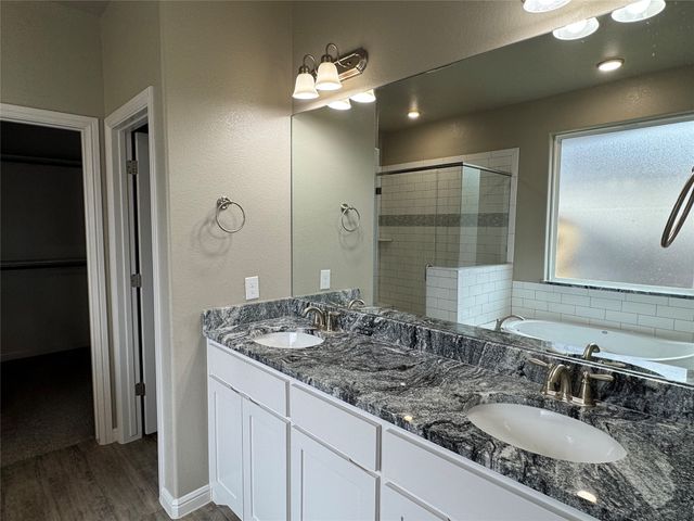612 Sovereign Drive, Granbury, TX 76049