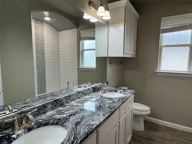 612 Sovereign Drive, Granbury, TX 76049