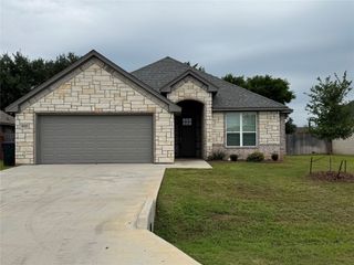 612 Sovereign Drive, Granbury, TX 76049