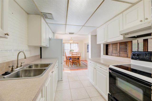 5726 Madison St, Hollywood, FL 33023