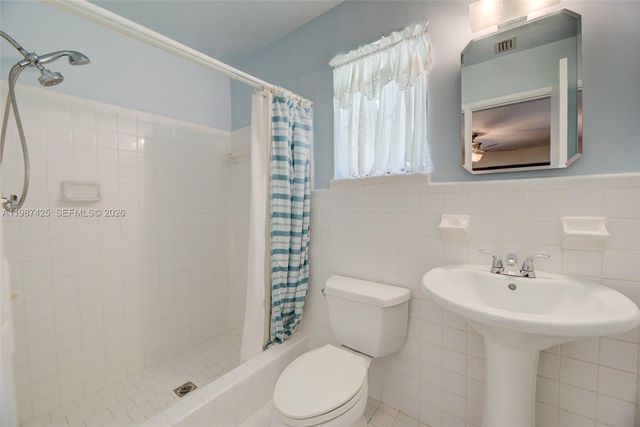 5726 Madison St, Hollywood, FL 33023