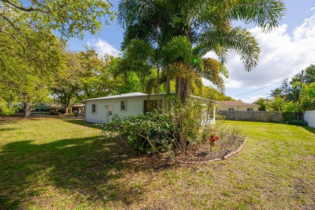 5726 Madison St, Hollywood, FL 33023