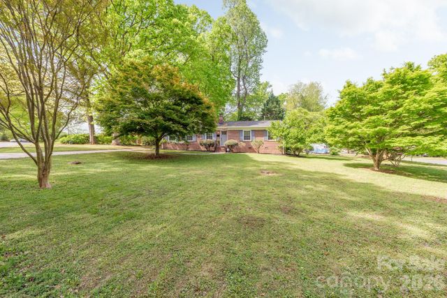 1940 Lansdale Drive, Charlotte, NC 28205