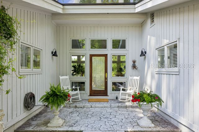 6 Sea Otter Ct, Hilton Head Island, SC 29926