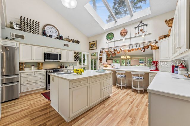 6 Sea Otter Ct, Hilton Head Island, SC 29926