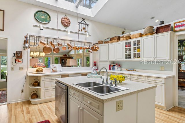 6 Sea Otter Ct, Hilton Head Island, SC 29926
