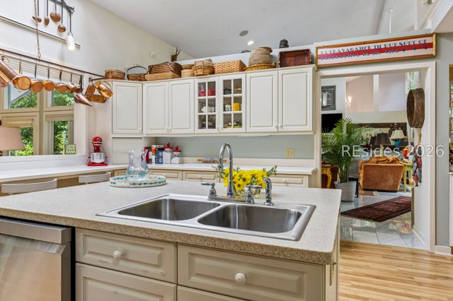 6 Sea Otter Ct, Hilton Head Island, SC 29926