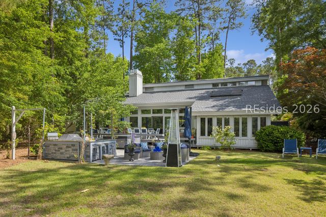 6 Sea Otter Ct, Hilton Head Island, SC 29926