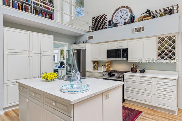 6 Sea Otter Ct, Hilton Head Island, SC 29926