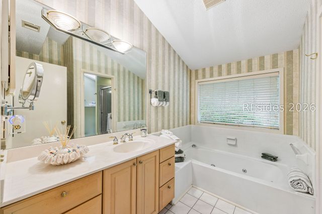 6 Sea Otter Ct, Hilton Head Island, SC 29926