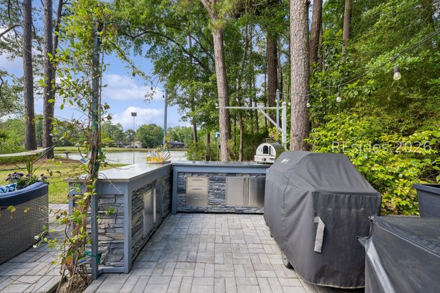 6 Sea Otter Ct, Hilton Head Island, SC 29926