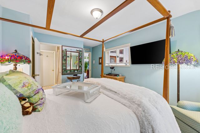 6 Sea Otter Ct, Hilton Head Island, SC 29926