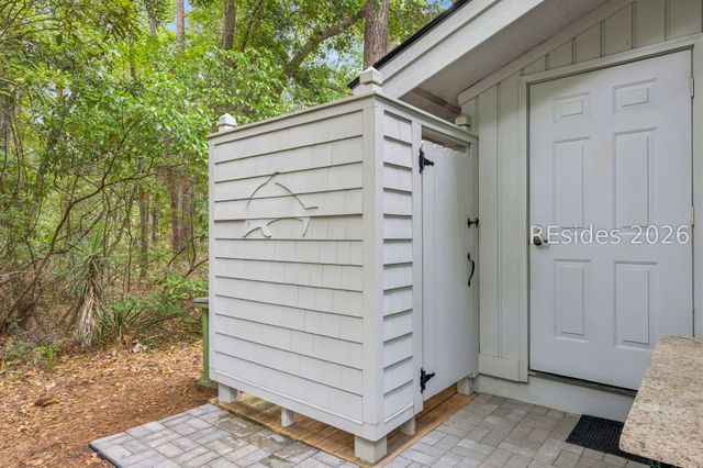 6 Sea Otter Ct, Hilton Head Island, SC 29926