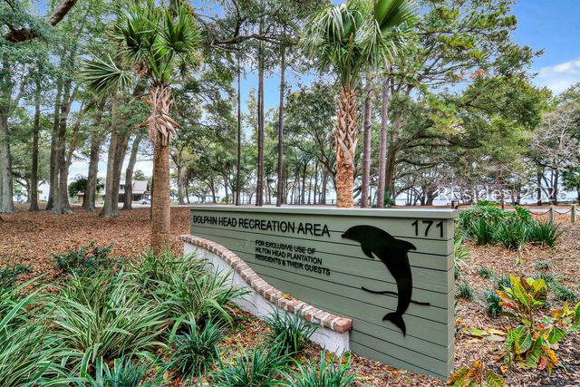 6 Sea Otter Ct, Hilton Head Island, SC 29926
